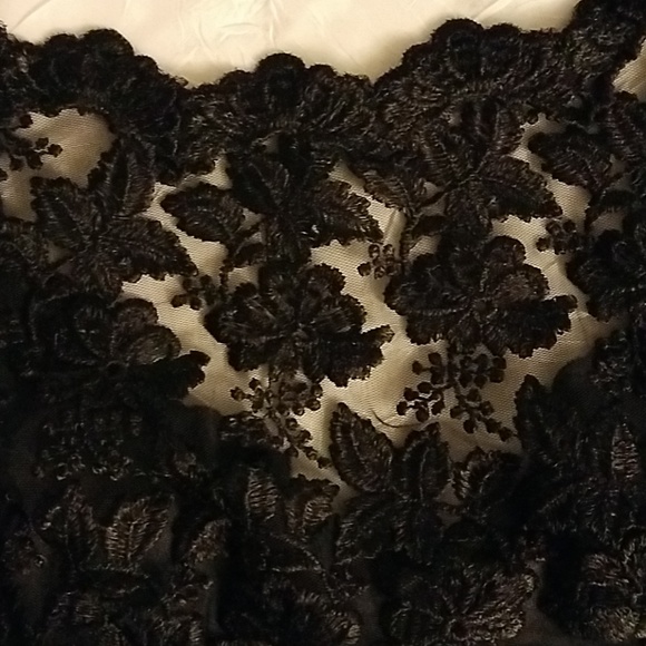 Black Lace dress - Picture 6 of 8
